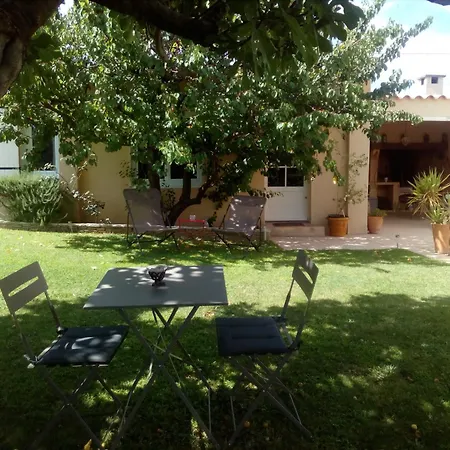 Grand Au Calme Proche D'avignon Lirac