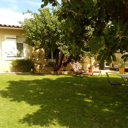 Grand Au Calme Proche D'avignon