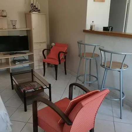 Grand Au Calme Proche D'avignon * Lirac